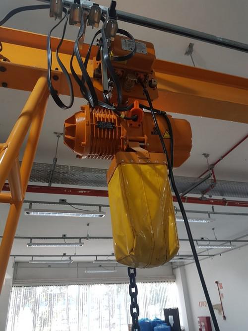 Talha Elétrica de Corrente – Modelo com Trolley Elétrico