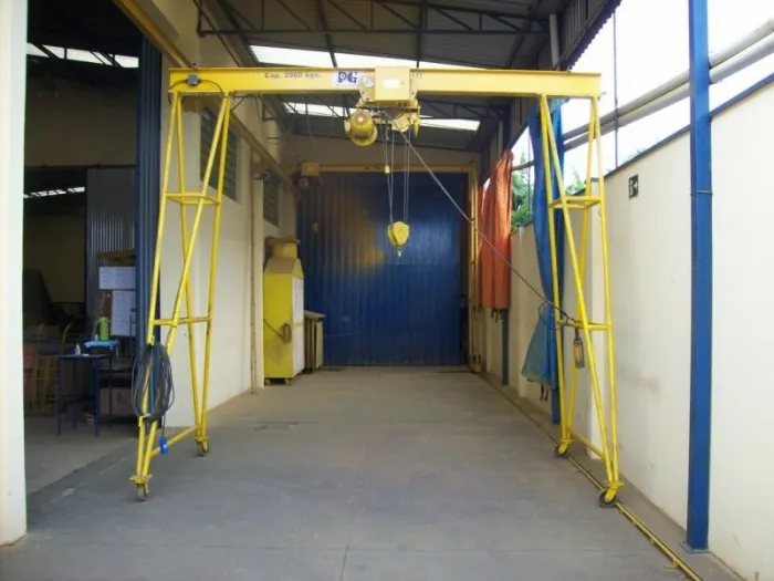 Guindaste portátil para transporte de carga